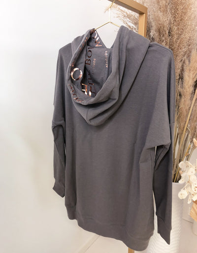 thebowattitude_casual_wear_luxury_home_wear_home-office_looks_outfit_set_oceans_pamela_fabletics_reif_apart_made-in-europe_sweatshirt_long_thebow15_1