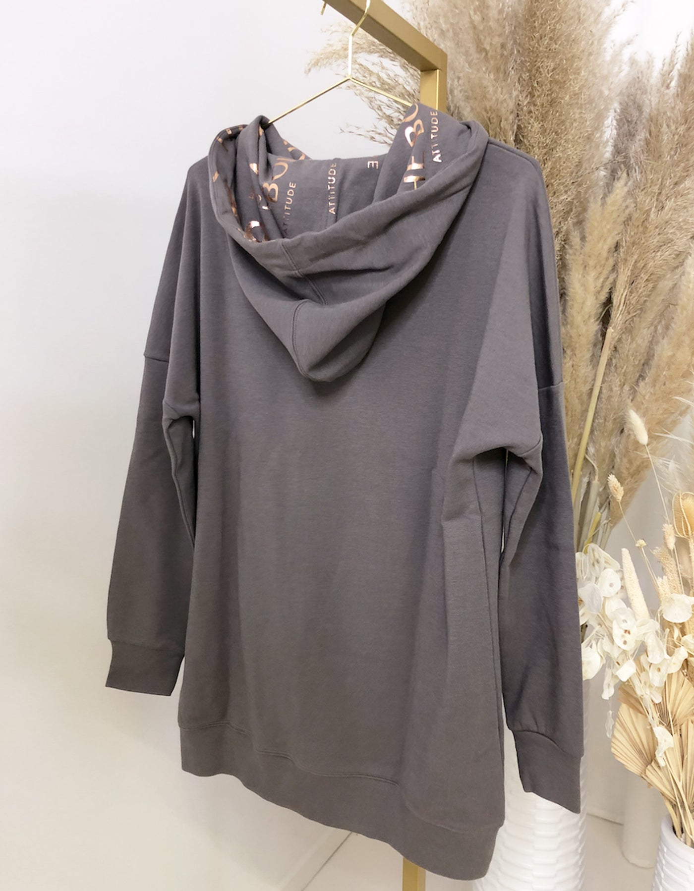 thebowattitude_casual_wear_luxury_home_wear_home-office_looks_outfit_set_oceans_pamela_fabletics_reif_apart_made-in-europe_sweatshirt_long_thebow15_1