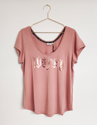 thebowattitude_casual_wear_luxury_home_wear_home-office_looks_outfit_set_oceans_pamela_fabletics_reif_apart_made-in-europe_wifey_wife_shirt_t-shirt_geschenk_braut_jga_hochzeitstag
