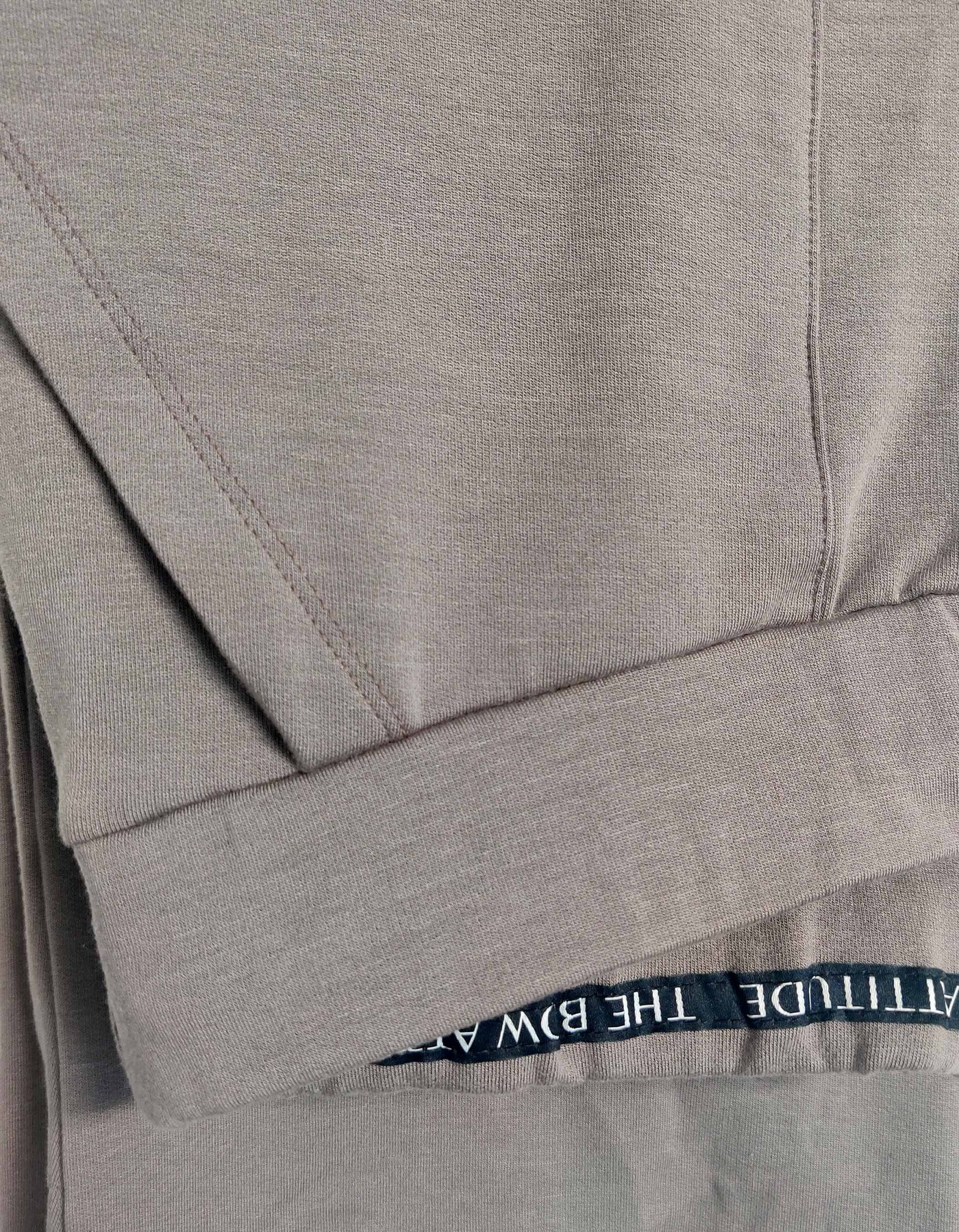 thebowattitude_casual_wear_luxury_home_wear_home-office_looks_outfit_set_oceans_pamela_fabletics_reif_apart_made-in-europe