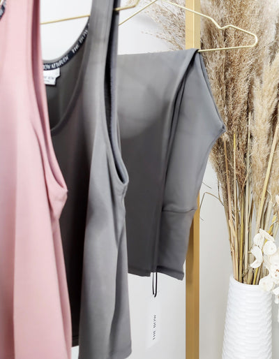thebowattitude_casual_wear_luxury_home_wear_home-office_looks_outfit_set_oceans_pamela_fabletics_reif_apart_made-in-europe_thebow01_leggins_braun_taupe_leggings_braune